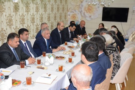 İcra başçısı Qaynaq və Yuxarı Qapanlı kəndindən olan şəhid ailələri və qazilərlə görüş keçirib